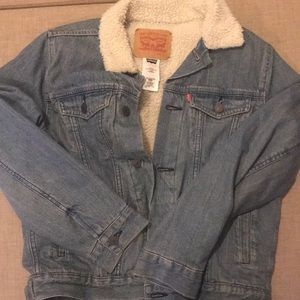Levis sherpa jean jacket
